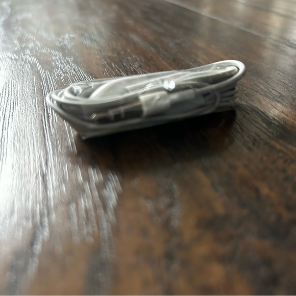 Apple Wired EarPods - Picture 3 of 3